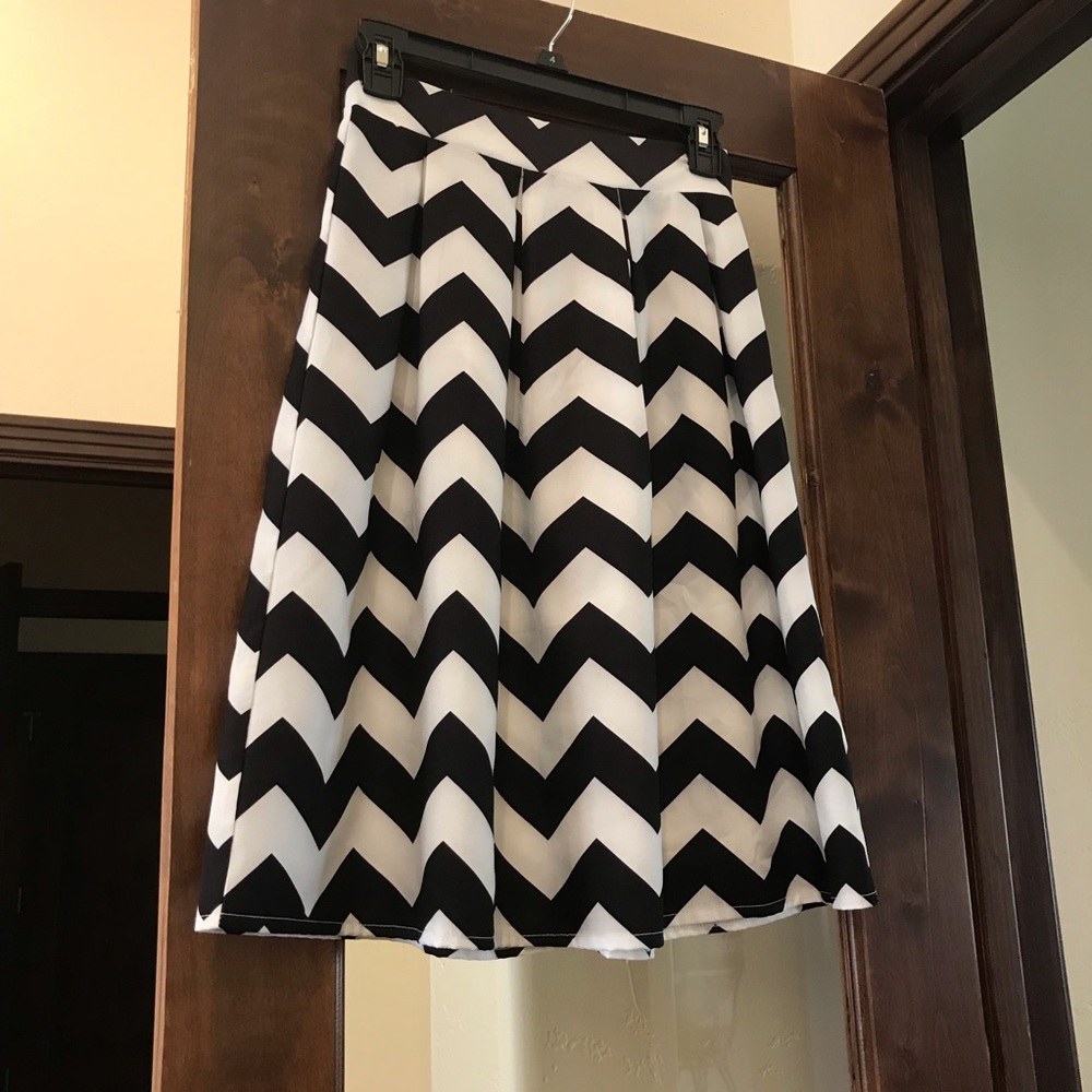 Knee Length Chevron Flared Skirt